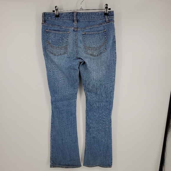 Old Navy Womens The Dreamer Distressed Warn Jeans Size 6 🖤 - Picture 4 of 14